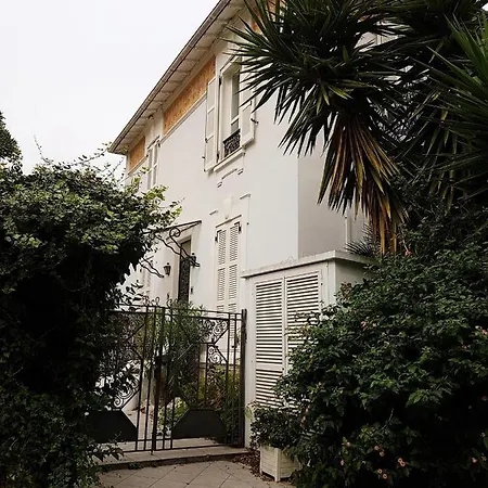 Apartment 2pcs A 100 M De La Au Calme