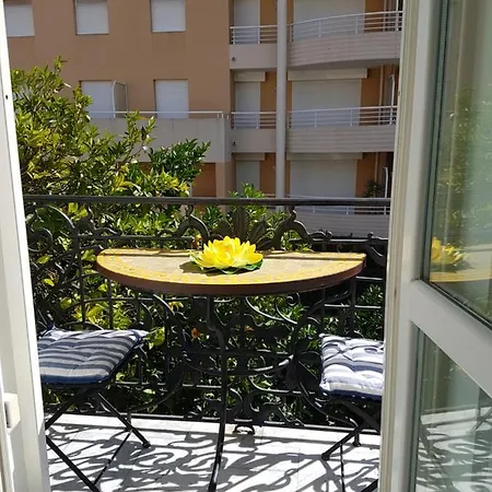 Apartment 2pcs A 100 M De La Au Calme Menton