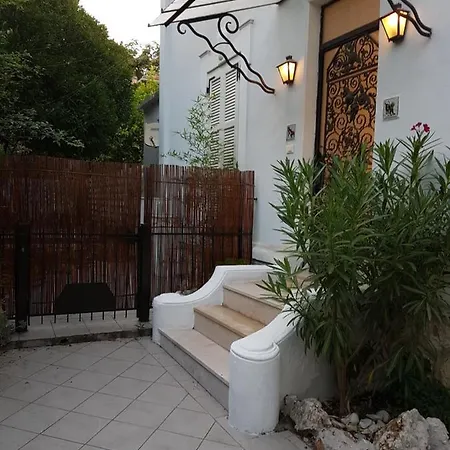 Apartment 2pcs A 100 M De La Au Calme *