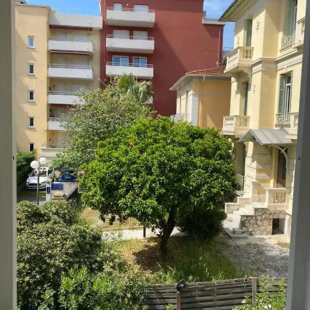 2pcs A 100 M De La Au Calme Apartment *